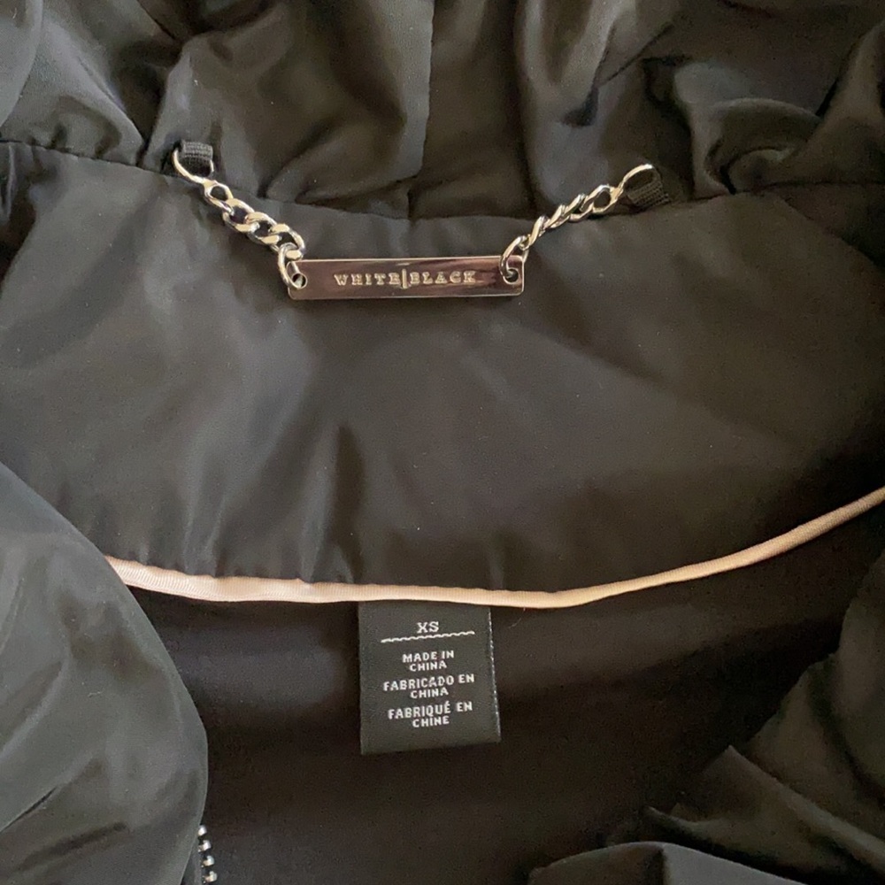 White House Black Market Vest - Picture 6 of 6